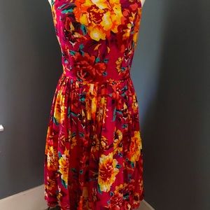 ISAAC MIZRAHI SZ 6 FLORAL ALINE SUNDRESS. BEAUTIFUL BOLD PATTERN